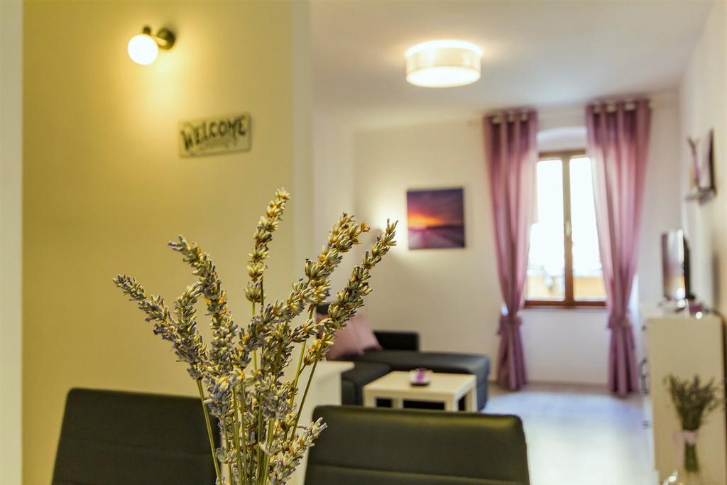Center Apartment Lori Pula Buitenkant foto