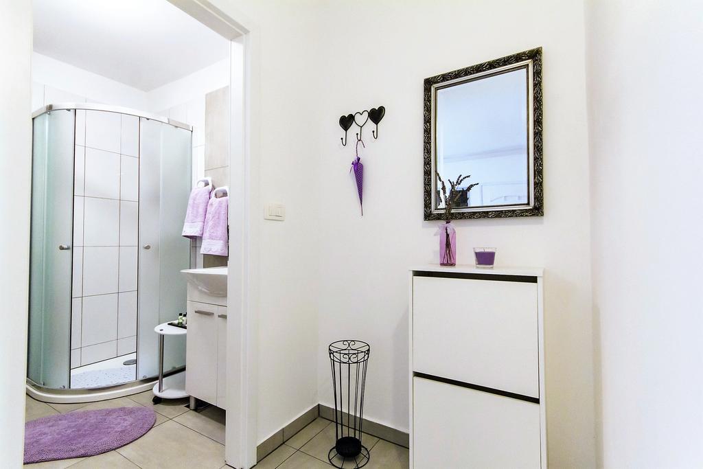 Center Apartment Lori Pula Buitenkant foto