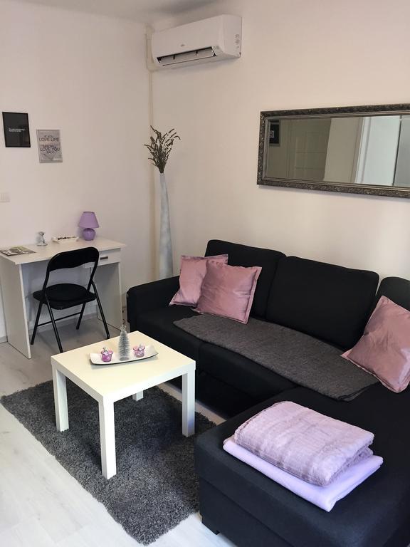 Center Apartment Lori Pula Buitenkant foto